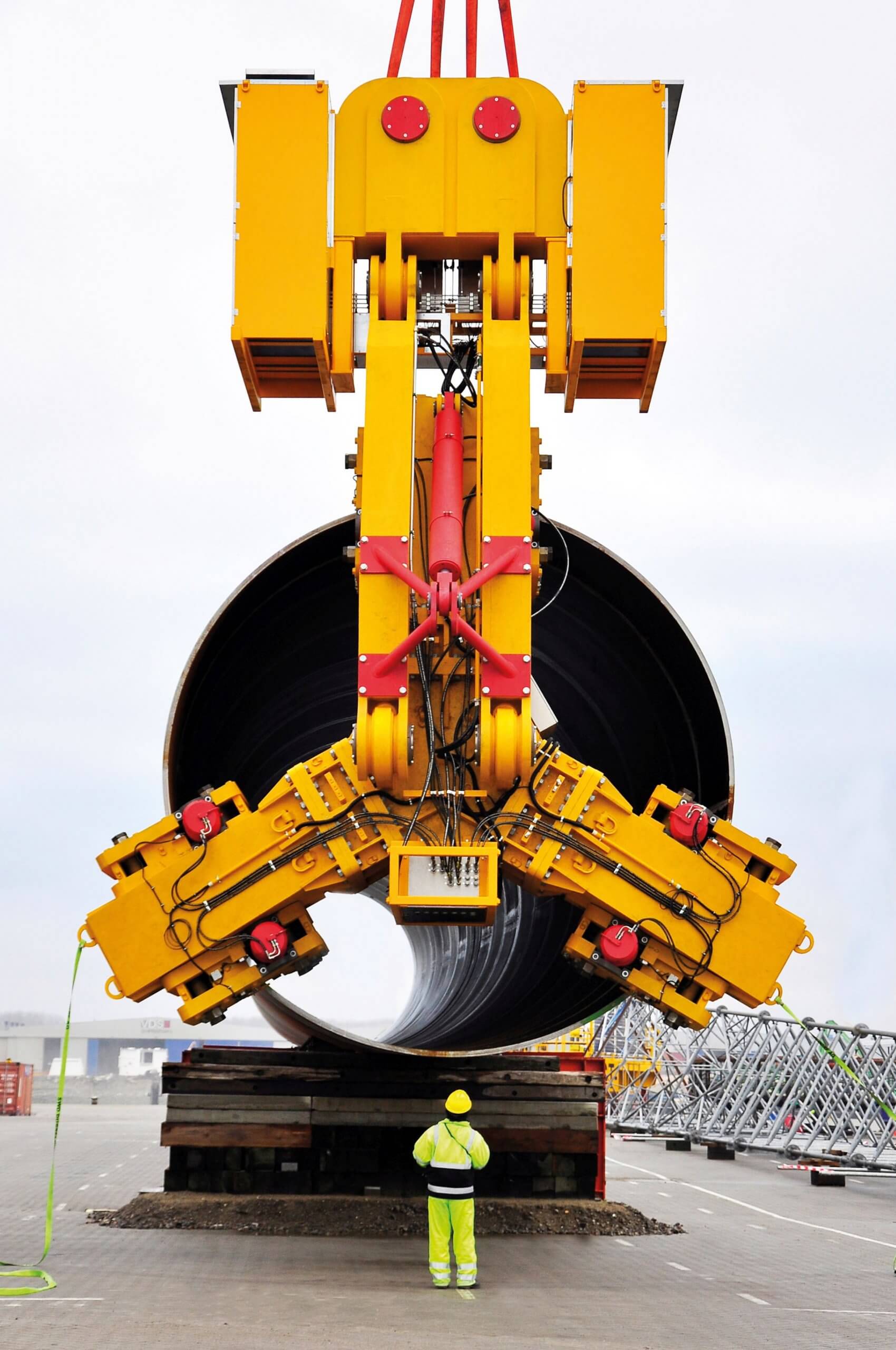 Lifting beams for lifting work on nuclear facilities - Axzion